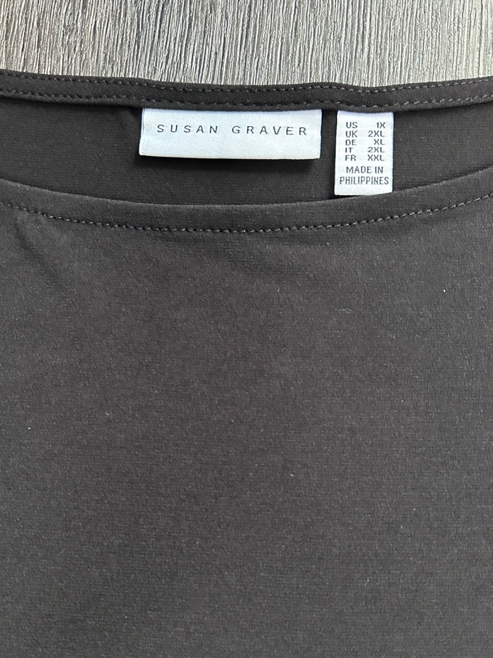 Susan Graver 1X Black Bell Sleeve Top Gold Contrast Liquid Knit Plus Size - Picture 5 of 15